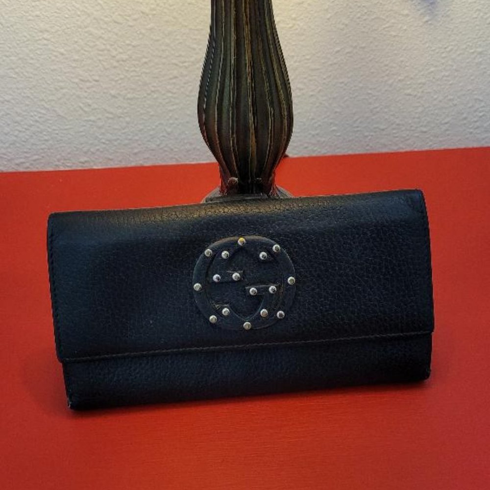 Gucci Studded Leather Soho Continental Wallet